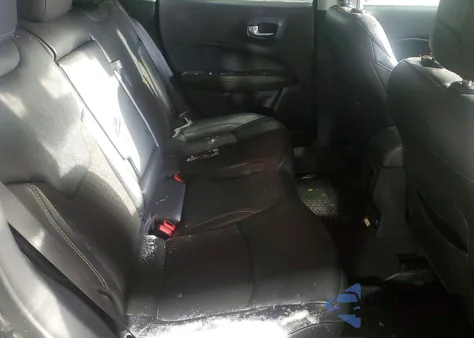 2020 Jeep Compass Latitude z USA, uszkodzony, nr VIN 3C4NJDBB5LT196937